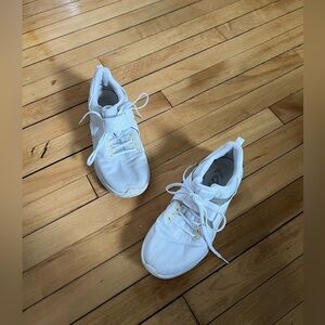 Nike Air Max Bella TR 5 Training Shoes DD9285‎ 100 in white